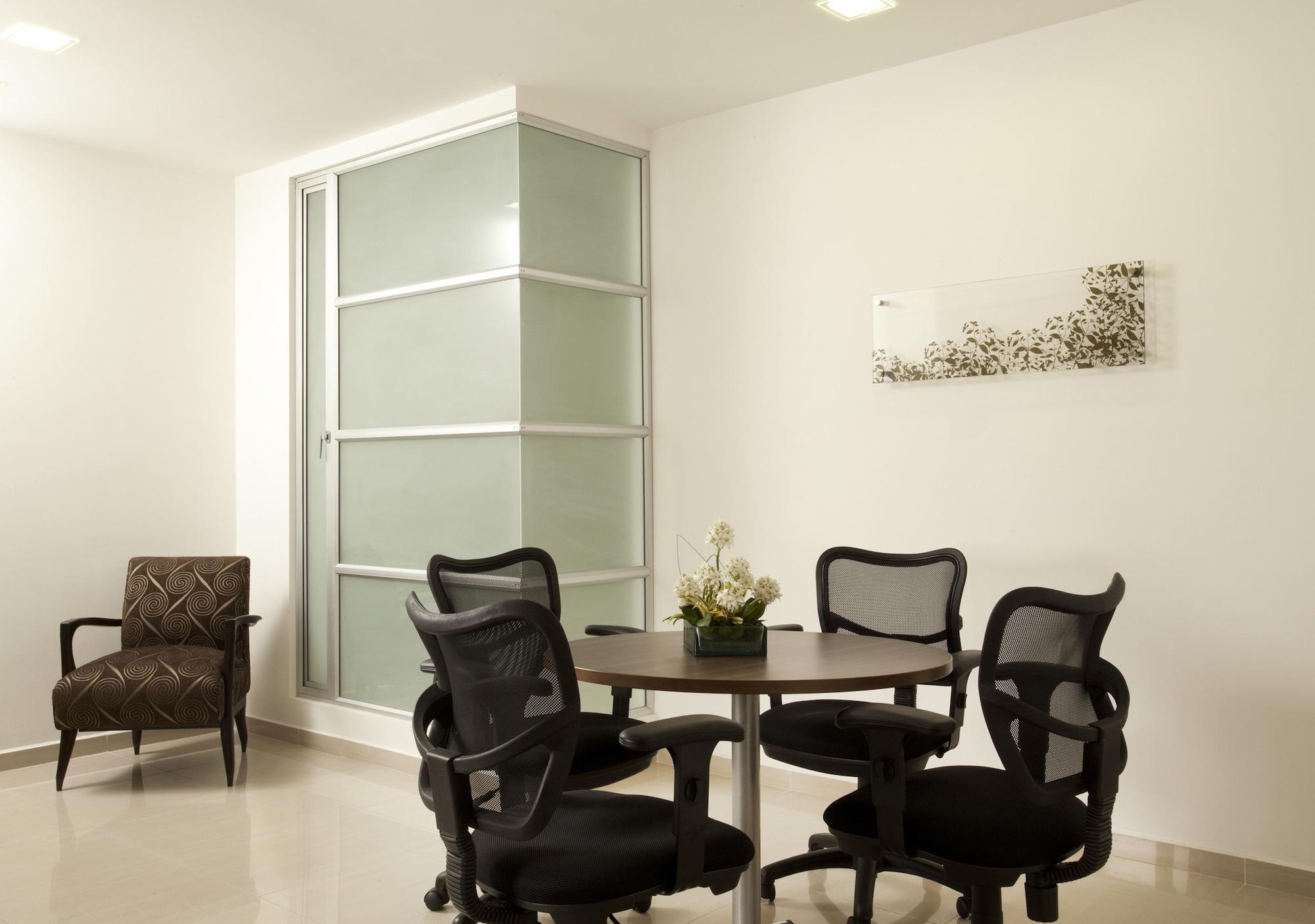 San Simon Hotel Pereira By Soratama Eksteriør bilde A typical meeting room
