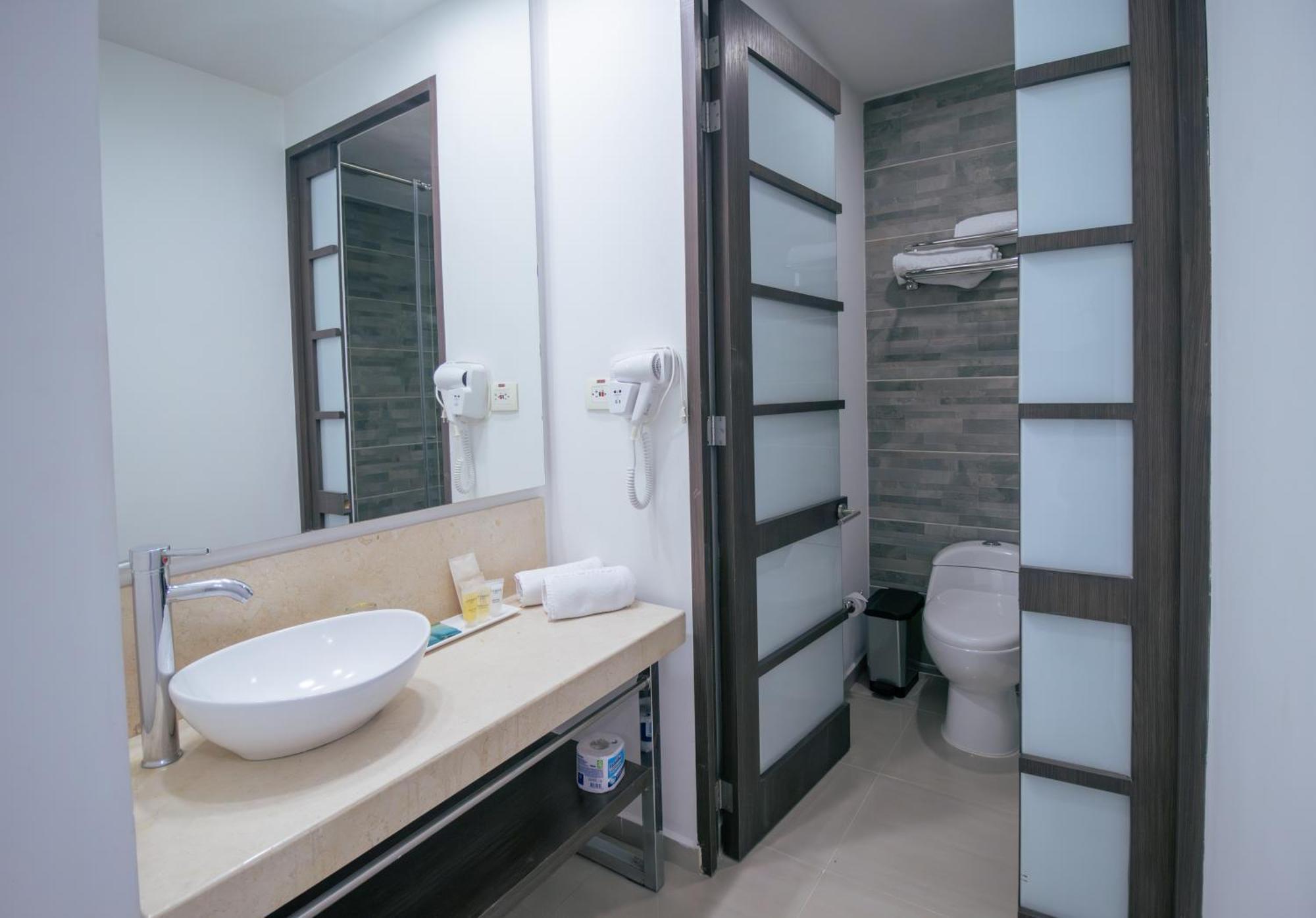 San Simon Hotel Pereira By Soratama Eksteriør bilde Bathroom