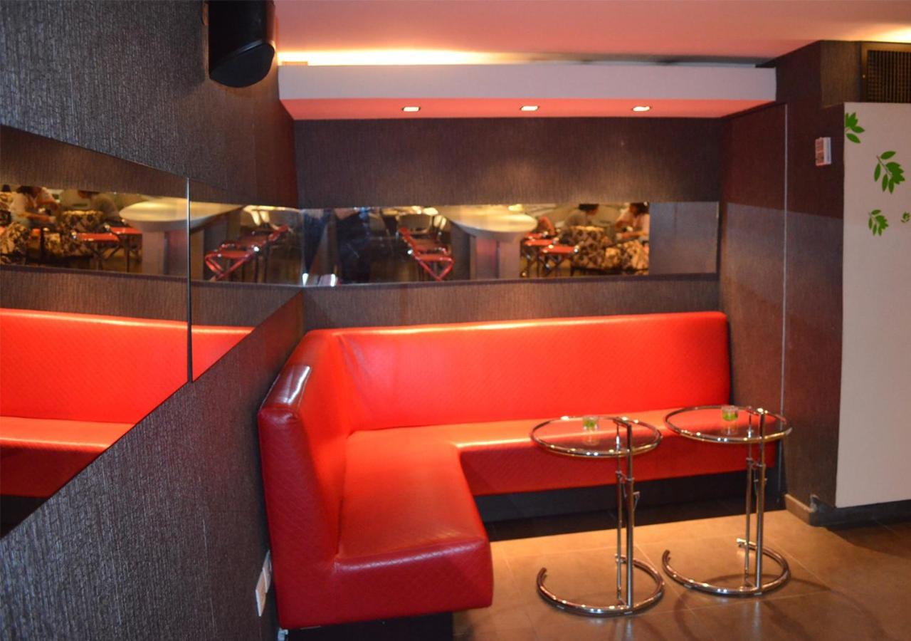 San Simon Hotel Pereira By Soratama Eksteriør bilde Interior of a nightclub
